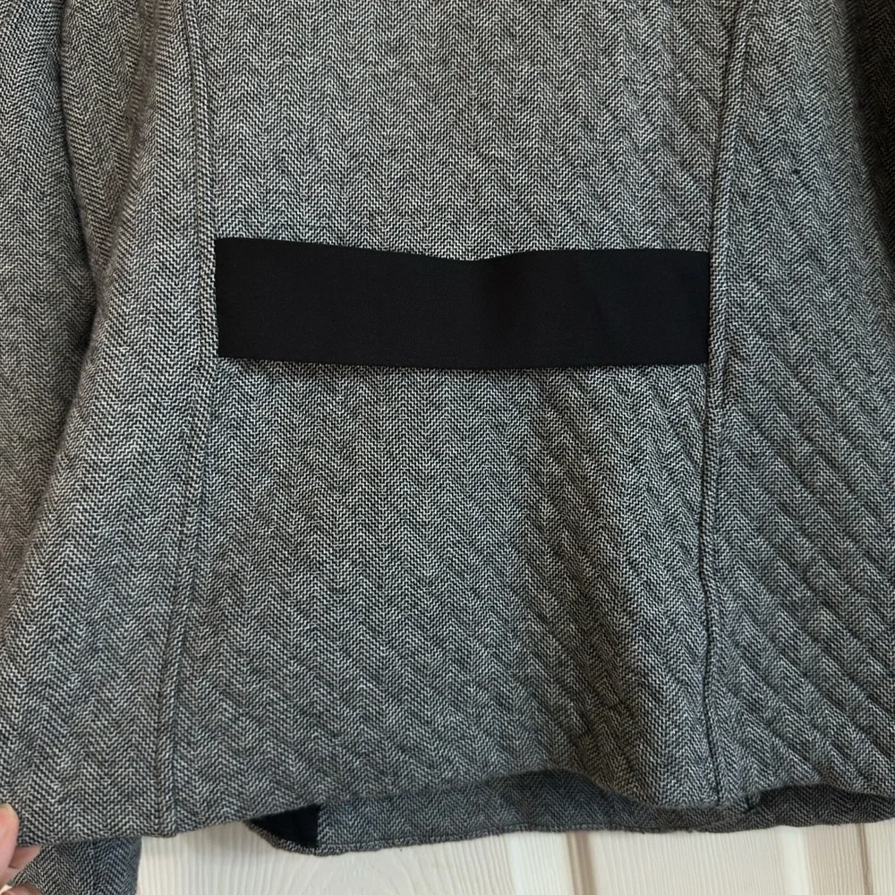 EUC CAbi‎ Women's Full Zip Herringbone Quilted Moto Jacket in Gray Size L